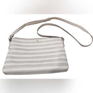 Kate Spade Storybook Fairmount Square Carolyn Crossbody Purse. In Used Condition